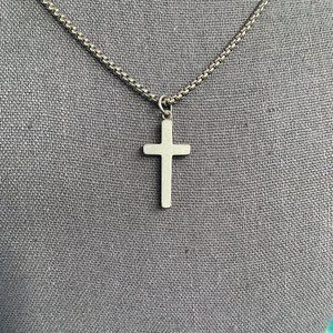 Men's  NWT Stainless Steel 1 Inch Cross Pendant & 24 Inch Chain